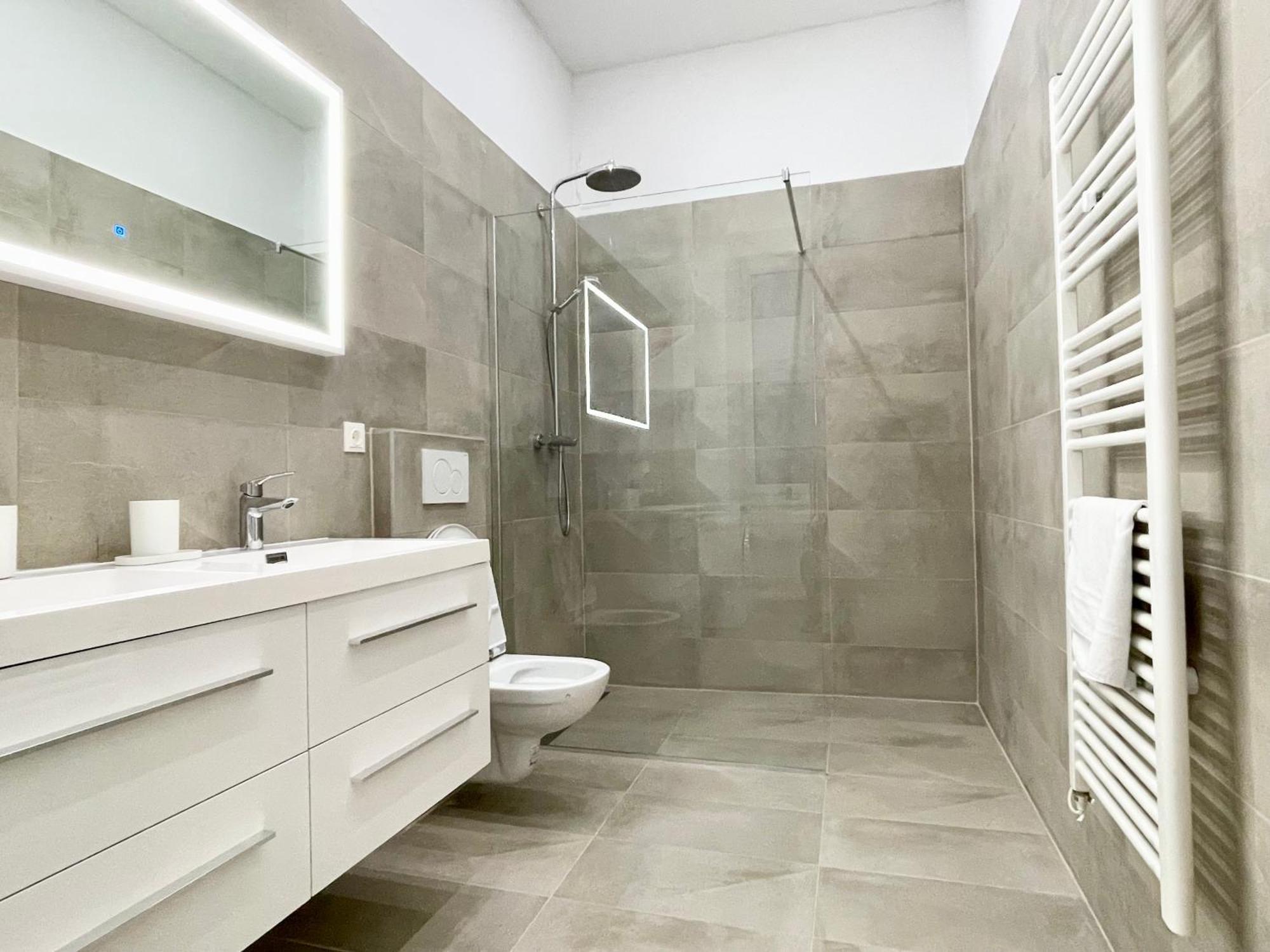Luxury Apartment At Famous Vienna Kutschkermarkt Luaran gambar