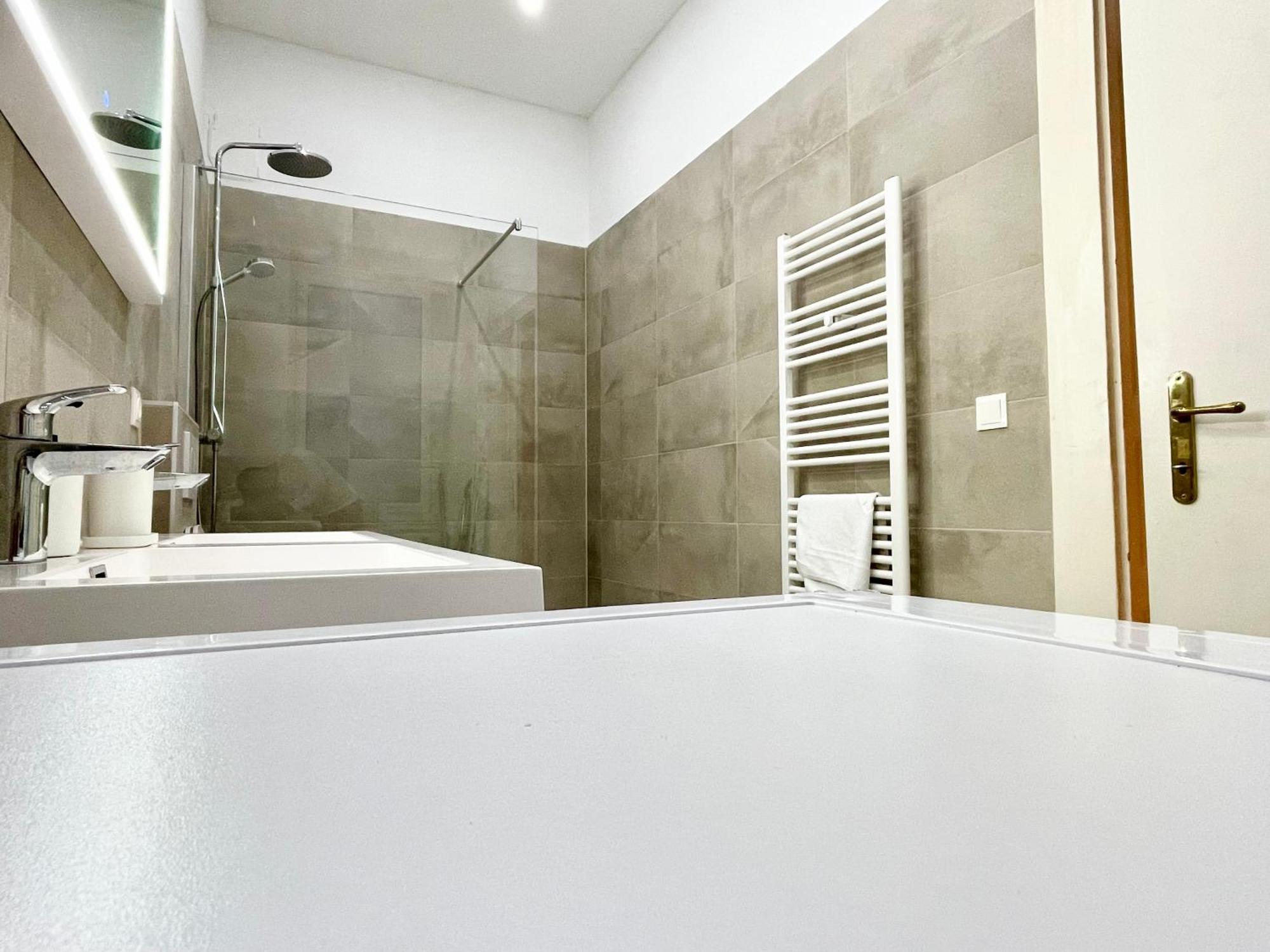 Luxury Apartment At Famous Vienna Kutschkermarkt Luaran gambar